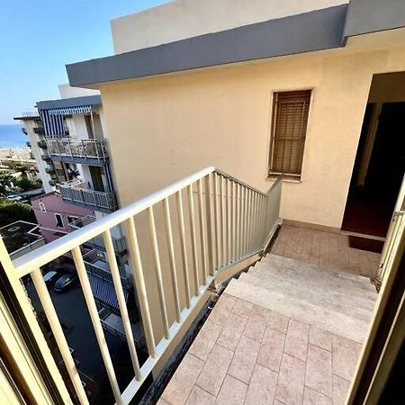 Apartamento Casa Solymar Vallecrosia Exterior foto